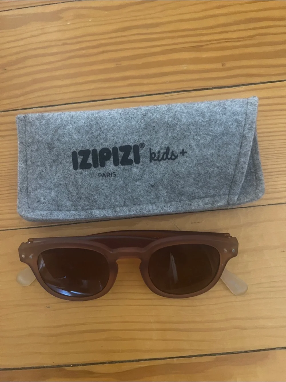 IZIPIZI Kids+ Brown Sunglasses with Felt Case